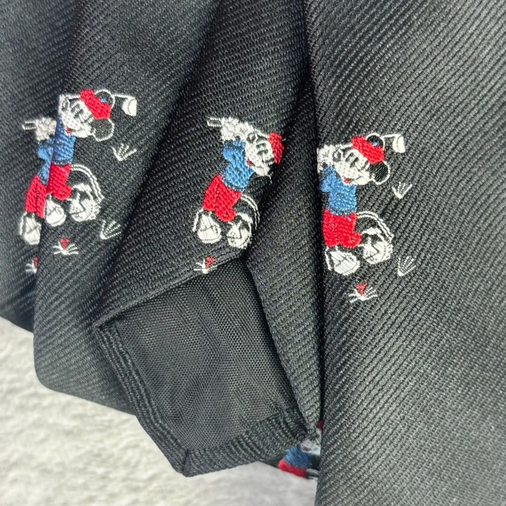 Cervantes this necktie